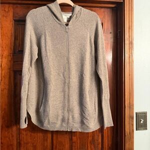 Max Studio Cashmere Sweater in Gray